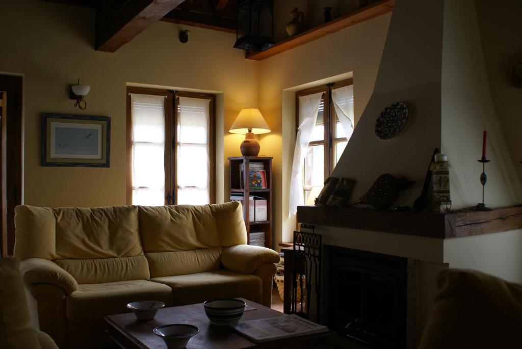 Hotel Rural Aguallevada Paramio ภายนอก รูปภาพ